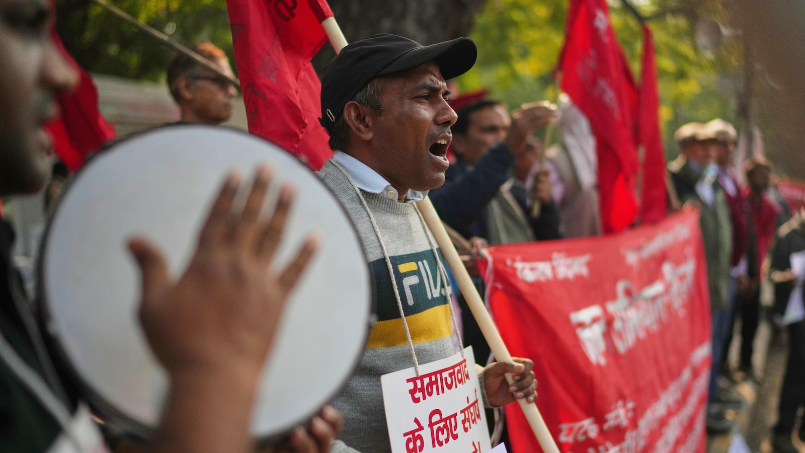 Коалиция от големи индийски профсъюзи организира национални протести срещу новите