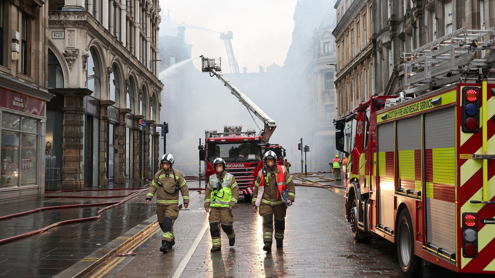 Glasgow building fire closes Scotland's busiest train station, disrupts rail services
