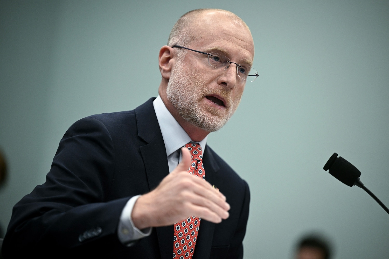 Trump suggests FCC reexamine licenses amid fallout over preemption of Jimmy  Kimmel - ABC News