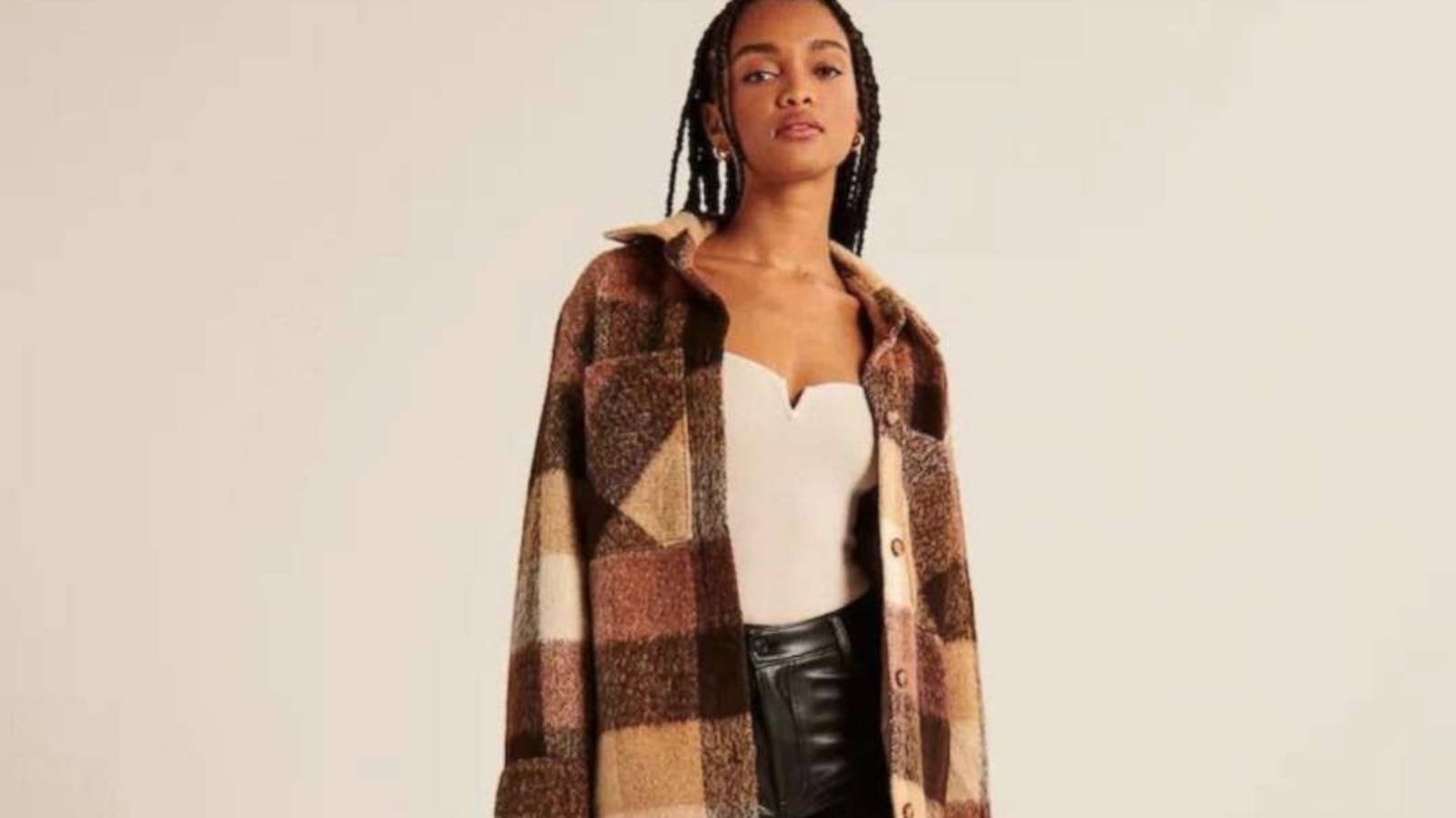 Classic easy-fitting shirt jacket in a textured fabric from Abercrombie.