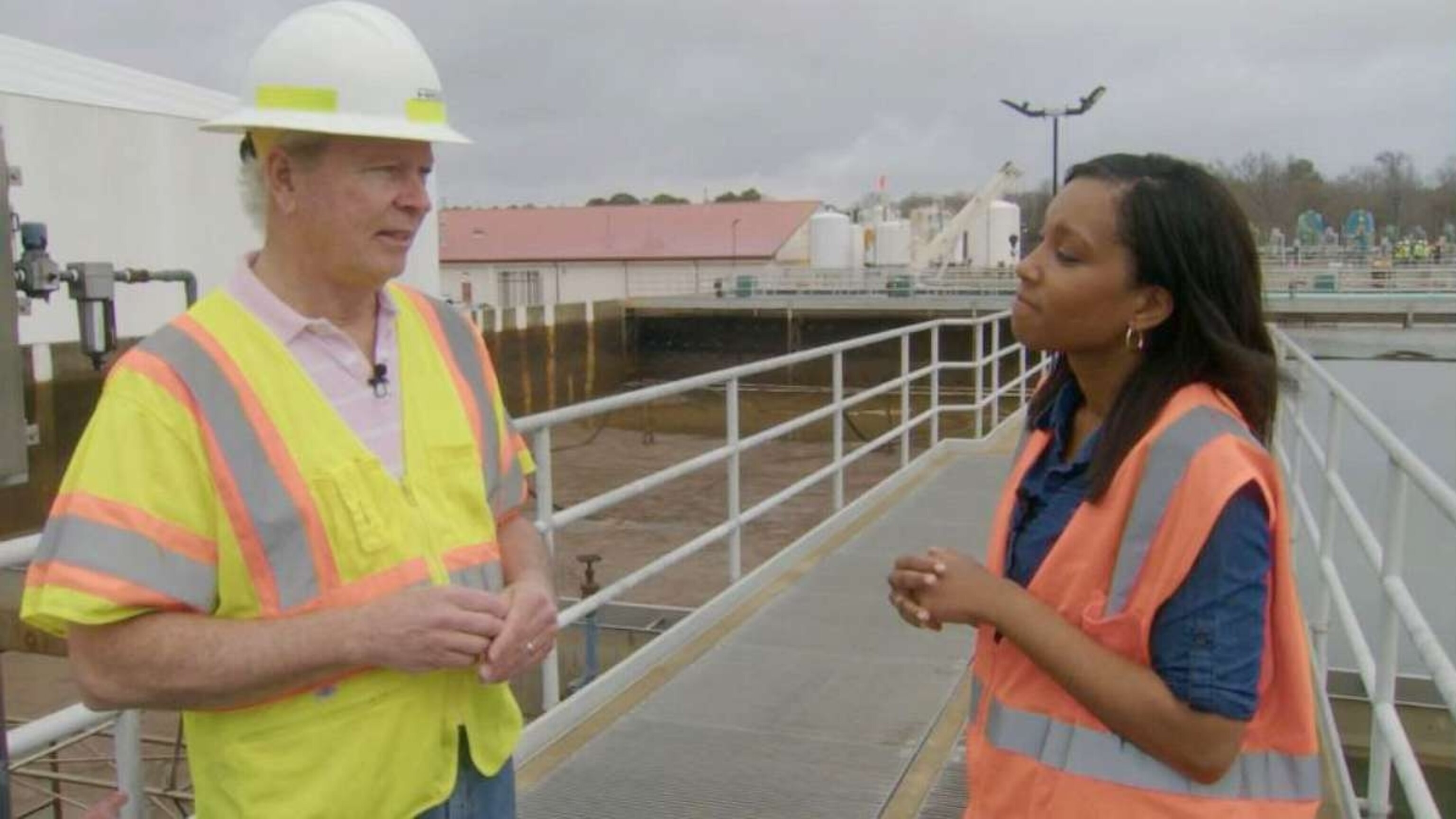 PHOTO: ABC News' Senior Correspondent Rachel Scott speaks to Ted Henifin, Jackson, Mississippi's "interim third party manager" appointed by the U.S. Department of Justice to help fix Jackson's water crisis.