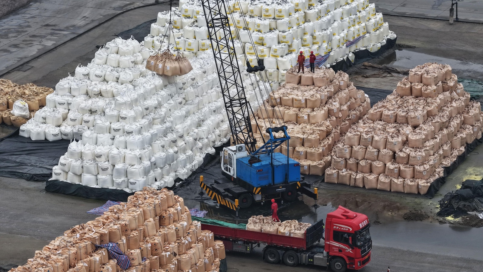 China's economy grows at 5% in first quarter, shrugging off initial impact of Iran war