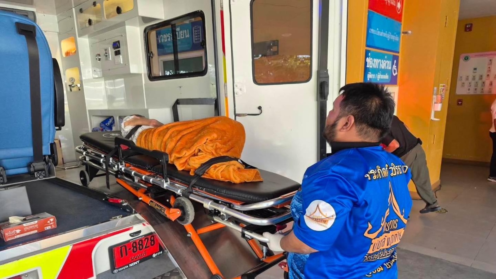 Thaise vrouw levend gevonden in kist nadat ze was binnengebracht voor crematie