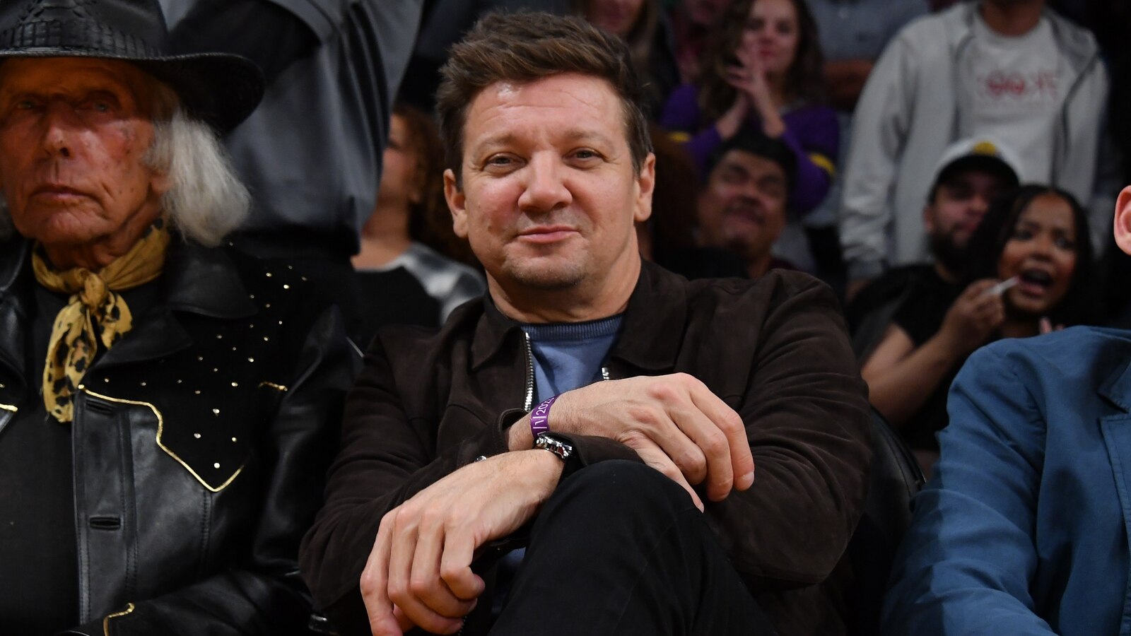 Jeremy Renner pays respect to staff at Reno Hospital 1 year after his