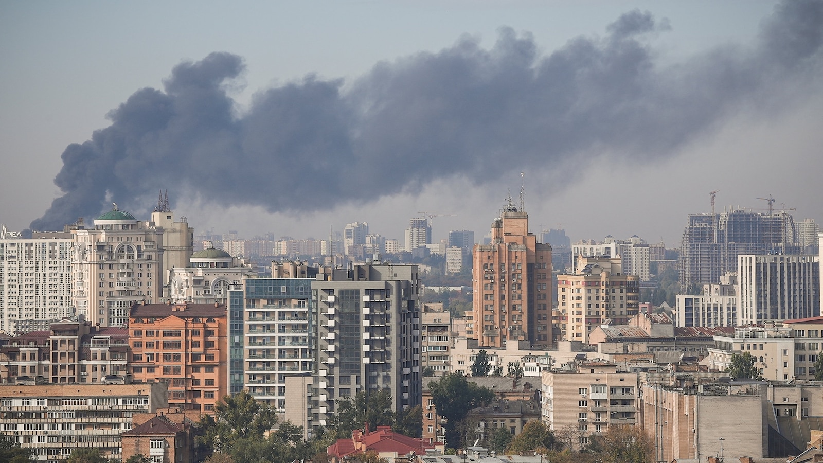JUST IN: A single Russian strike on a passenger bus in Kramatorsk, in the Donetsk region of Ukraine, killed at least 30 people and injured 18, according to a statement released by the city council on Thursday. Read more: