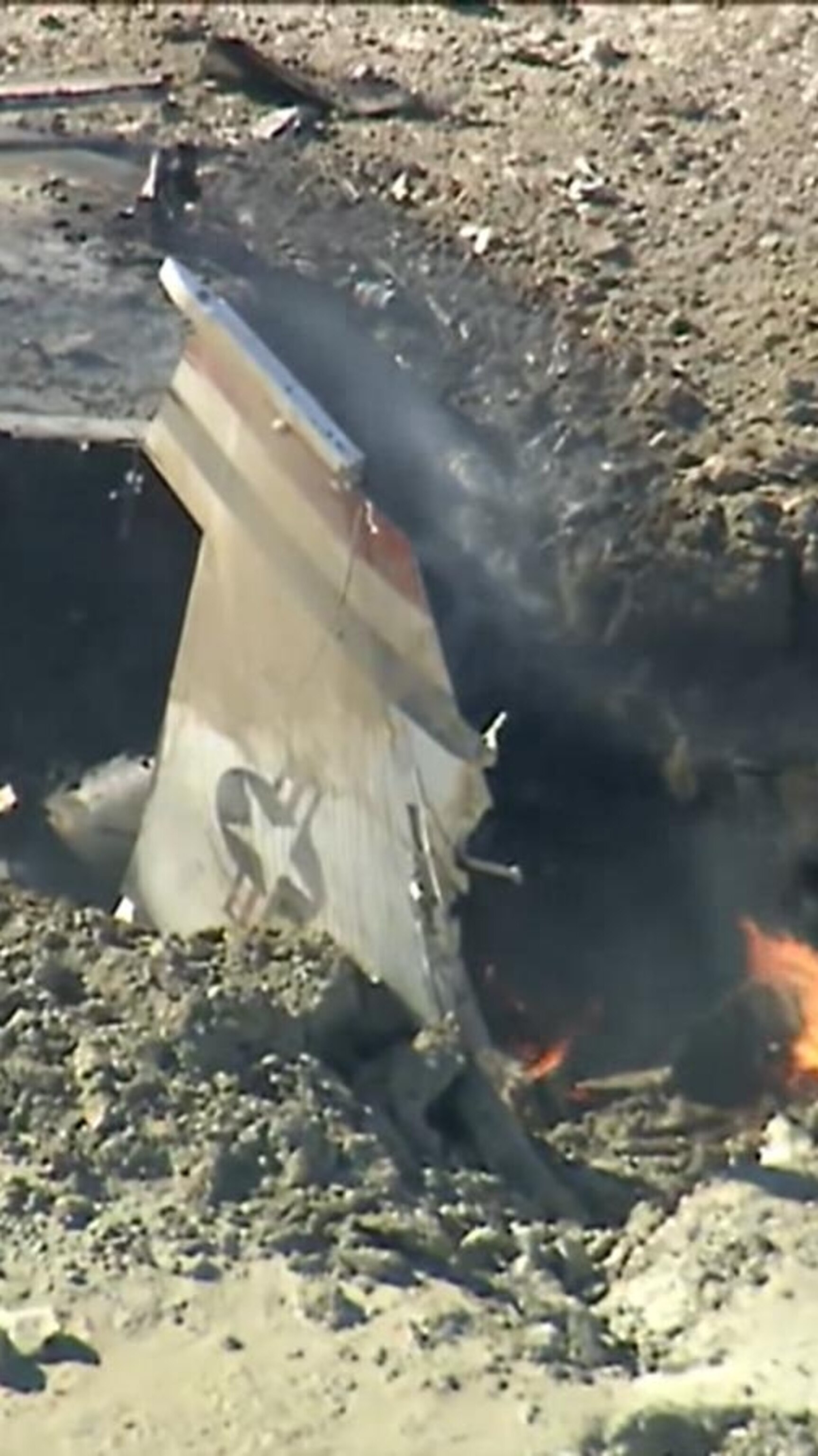 Video Air Force Thunderbird crashes in California