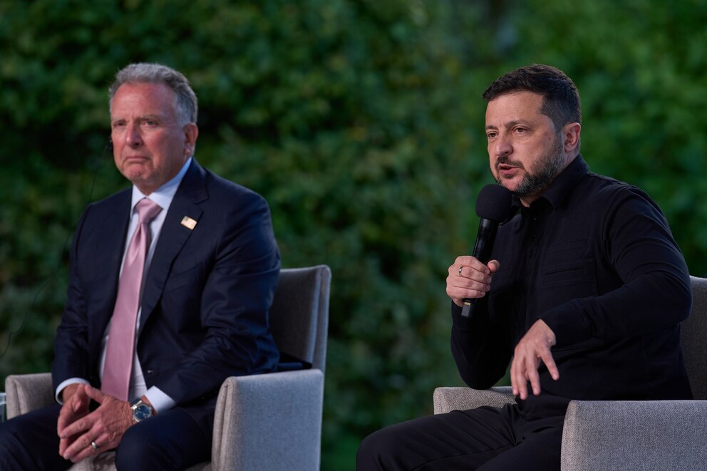 Ukrainian President Volodymyr Zelenskyy, right, talks next to Steve Witkoff, U.S. President Donald Trump's envoy, during a joint news conference following their meeting in Kyiv, Ukraine, Sunday, Sept. 6, 2026.