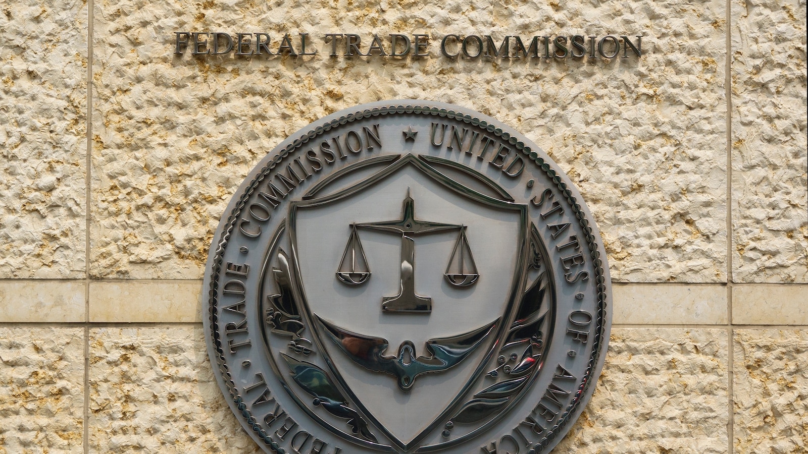 JUST IN: The FTC has opened a broad probe into the safety of AI systems including Anthropic and OpenAI, a source familiar with the investigations confirmed to ABC News on Wednesday. Read more: