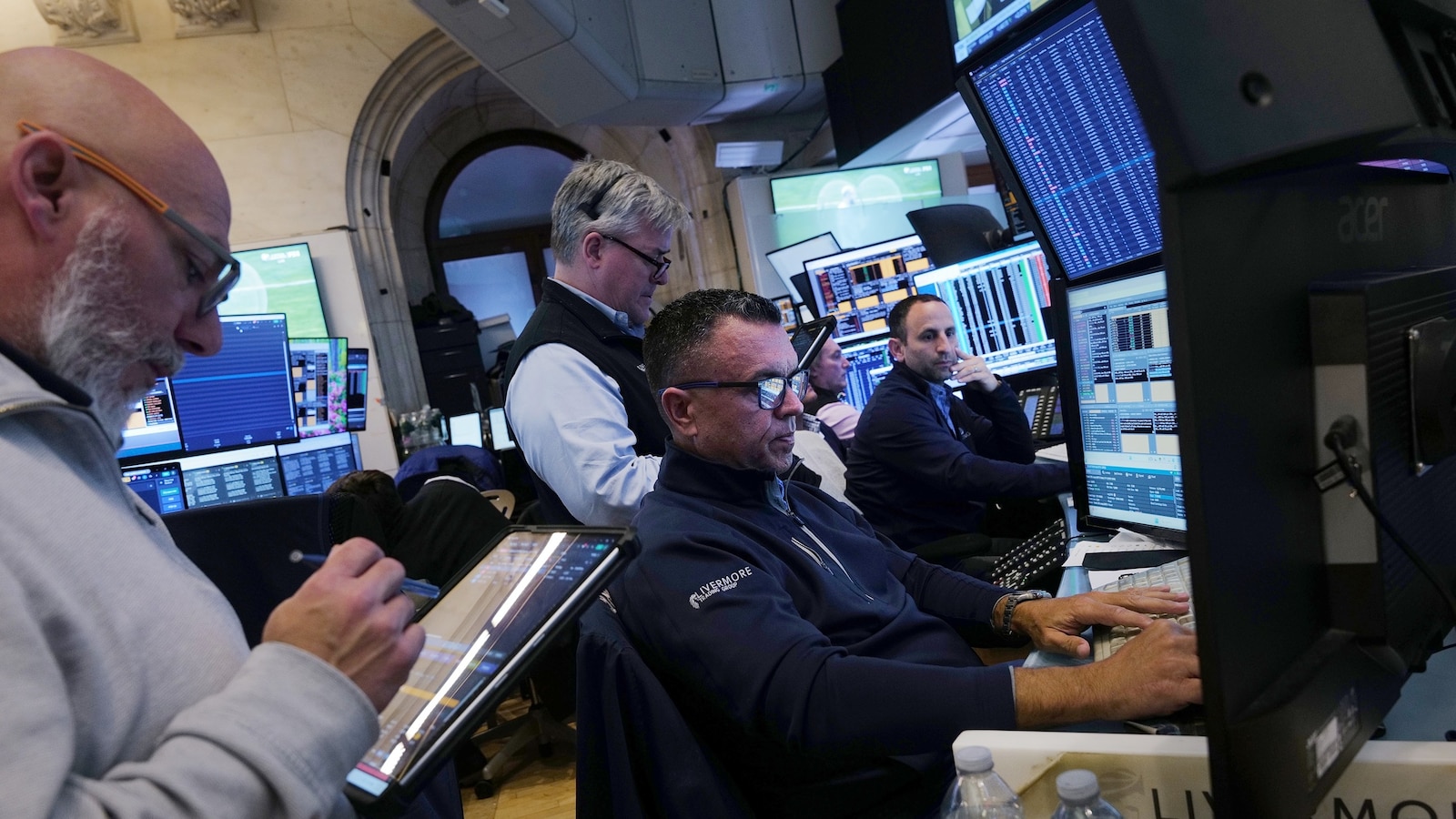 Stocks tumble after Trump vows to hit Iran 'extremely hard' in coming weeks