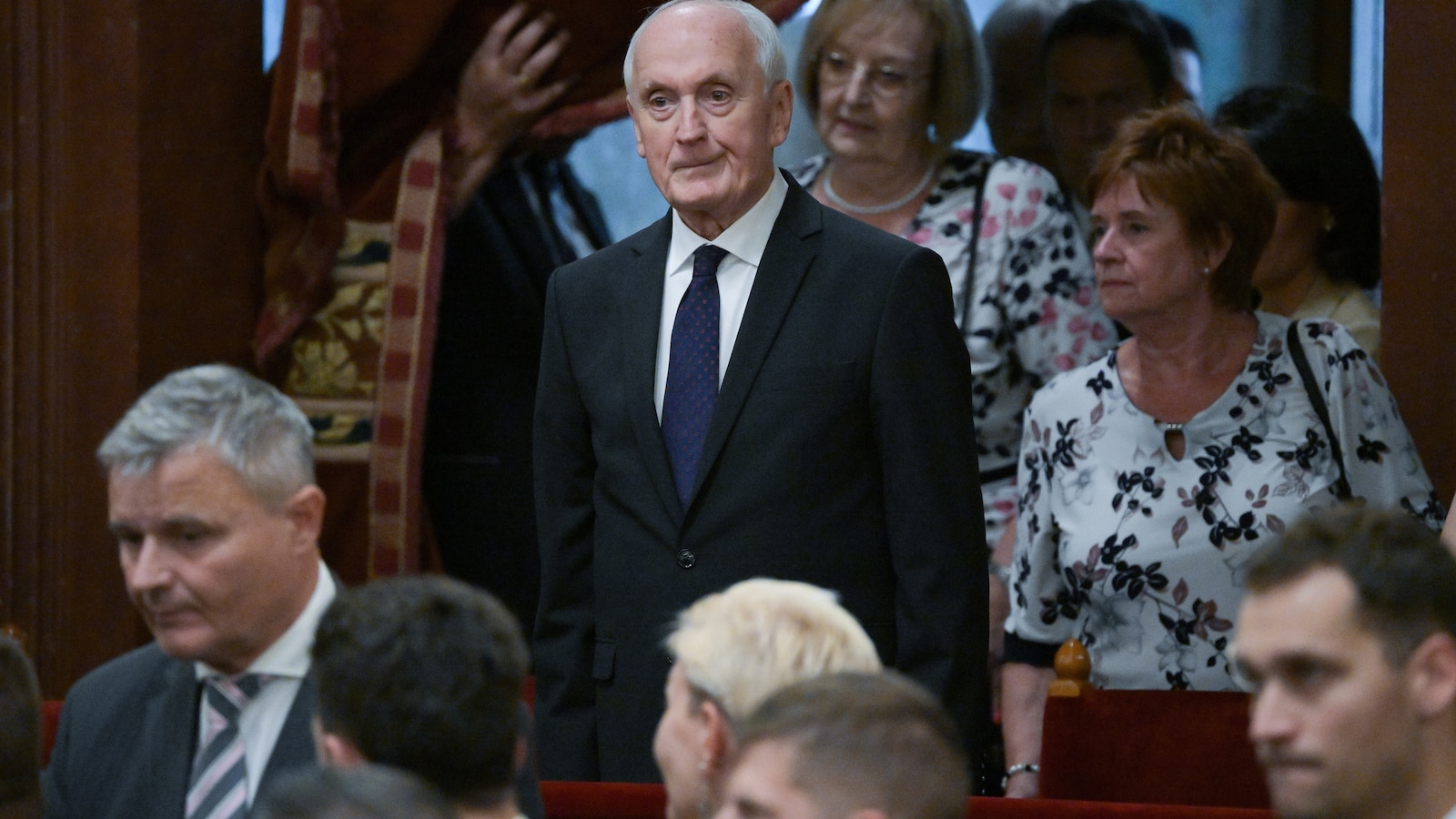 Унгарският парламент избра Андраш Бака за президент като част от чистката от епохата на Орбан