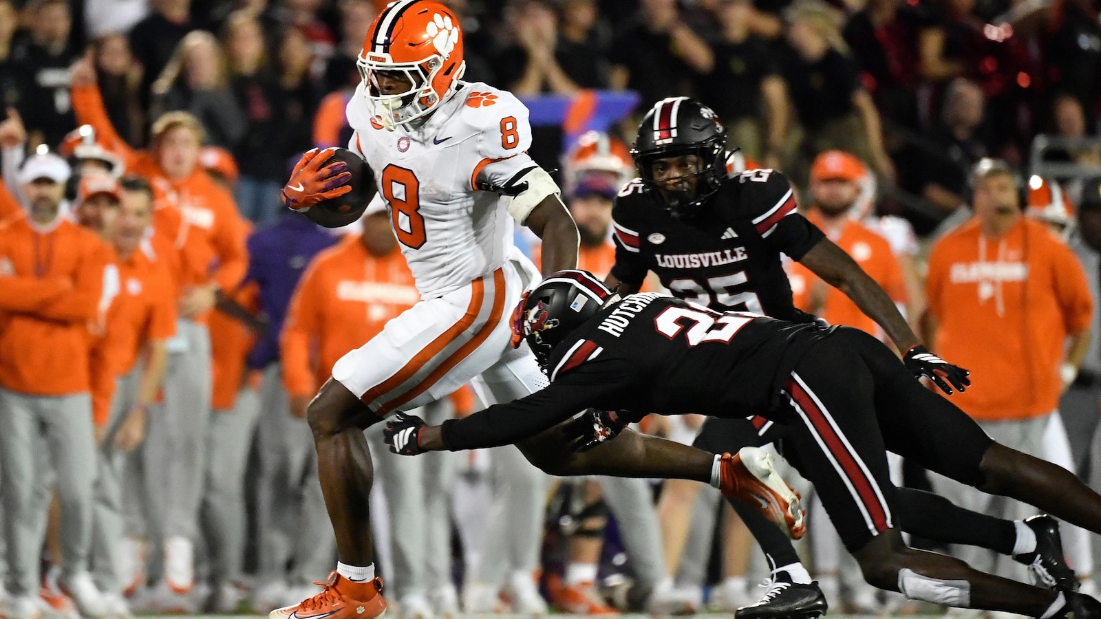 Clemson sneaks past No. 19 Louisville 20-19 despite botched punt snap and goal-line stand