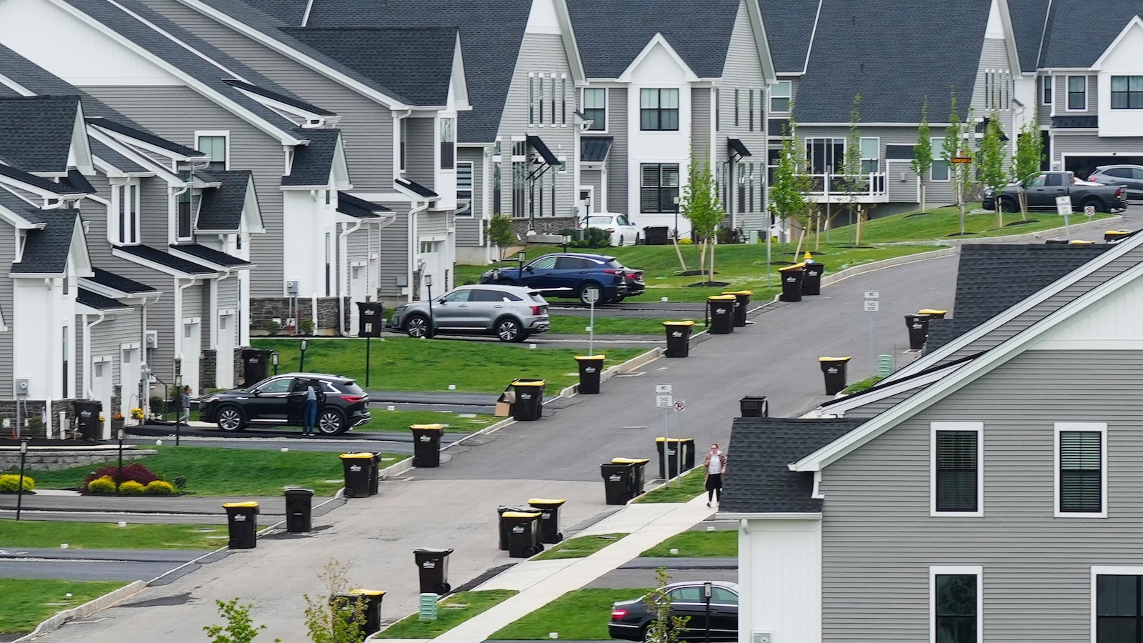 US home sales remained sluggish in August despite late-summer mortgage rate slide