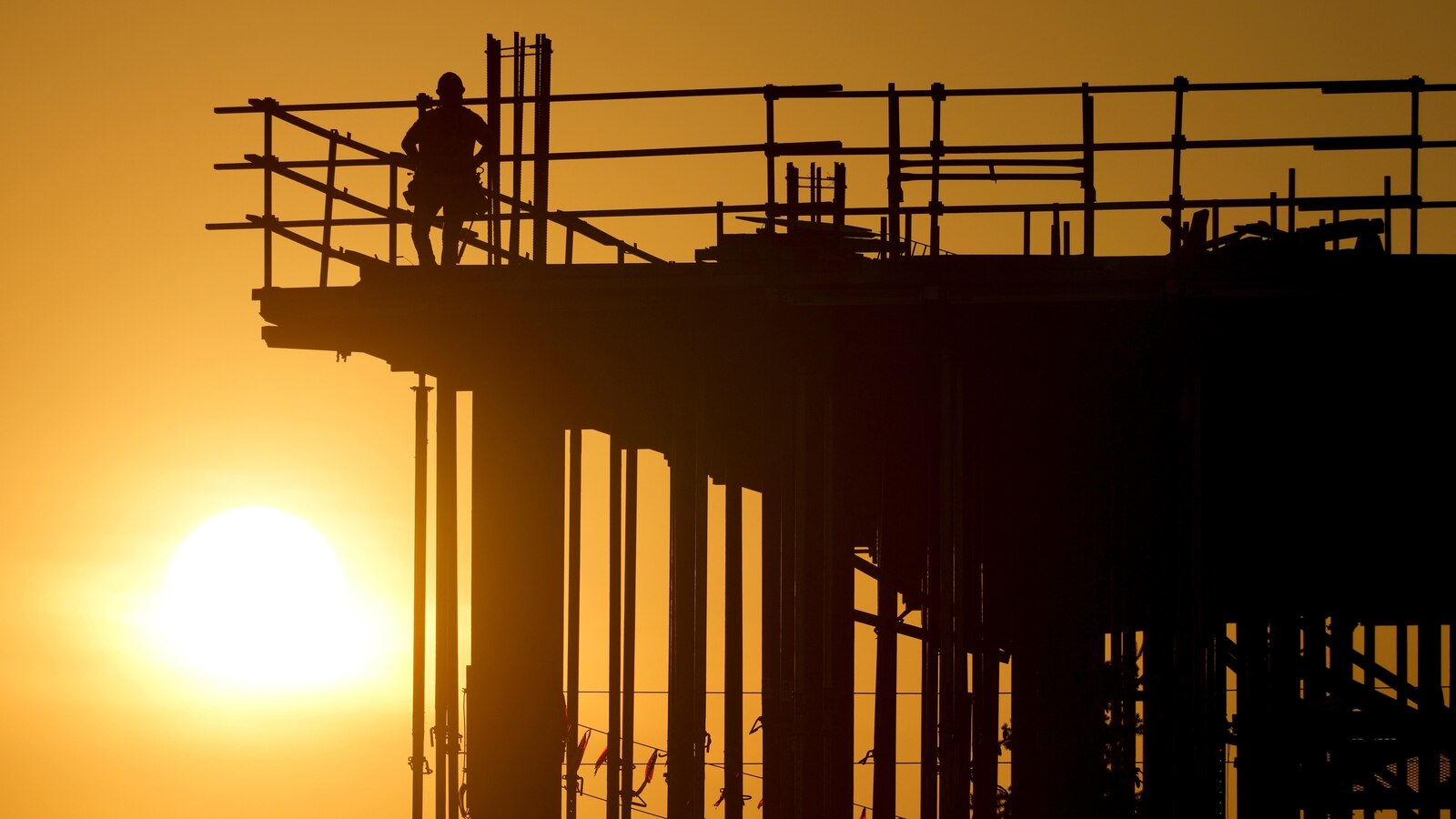  From cold towels to early dismissal, people are finding ways to cope with a 2nd day of heat wave