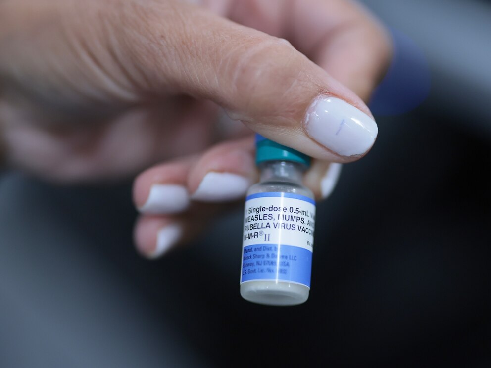PHOTO: American Medical Association Criticizes Trump's Executive Order On Childhood Vaccines