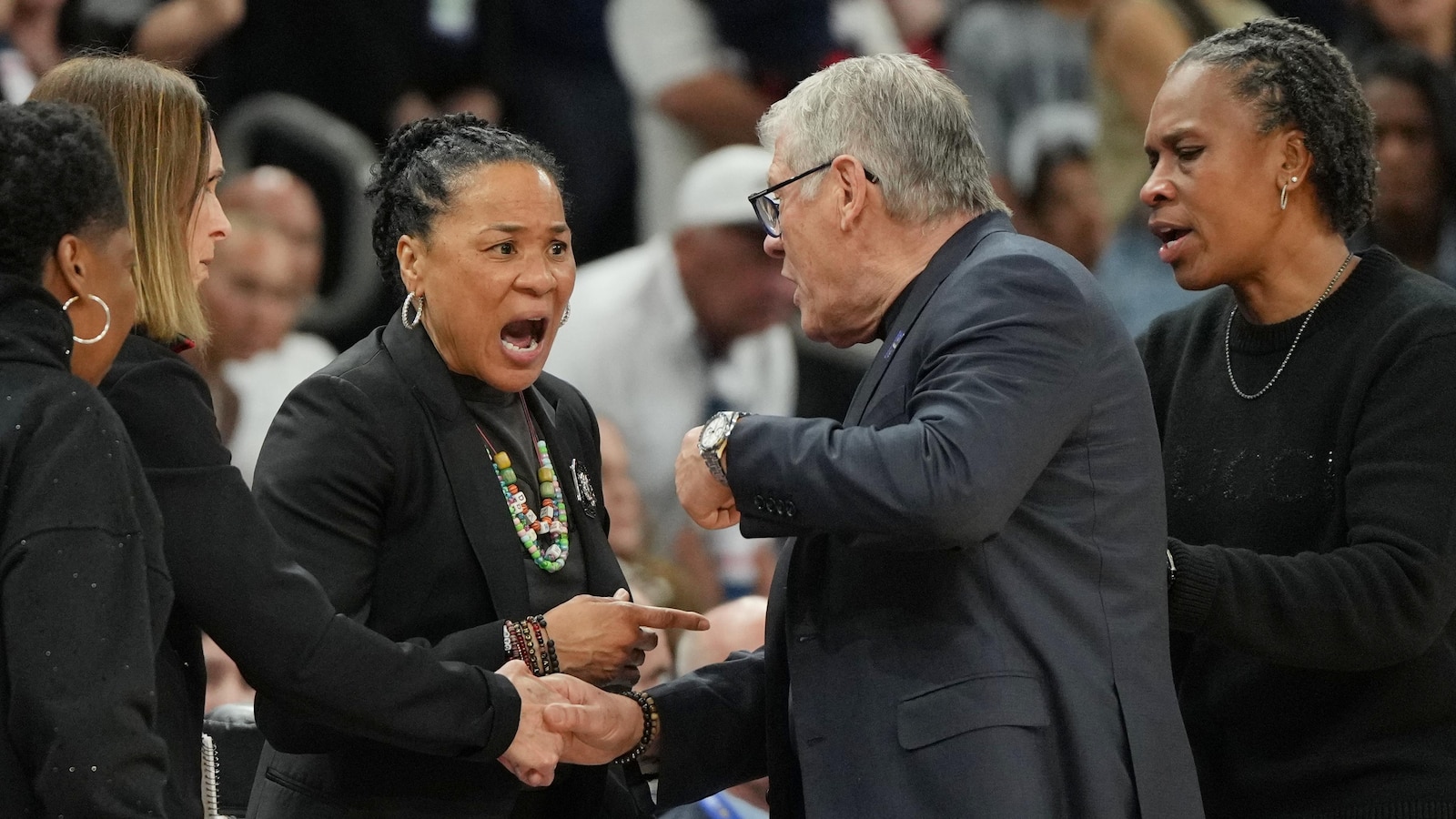 Auriemma apologizes after exchange with Staley in UConn loss