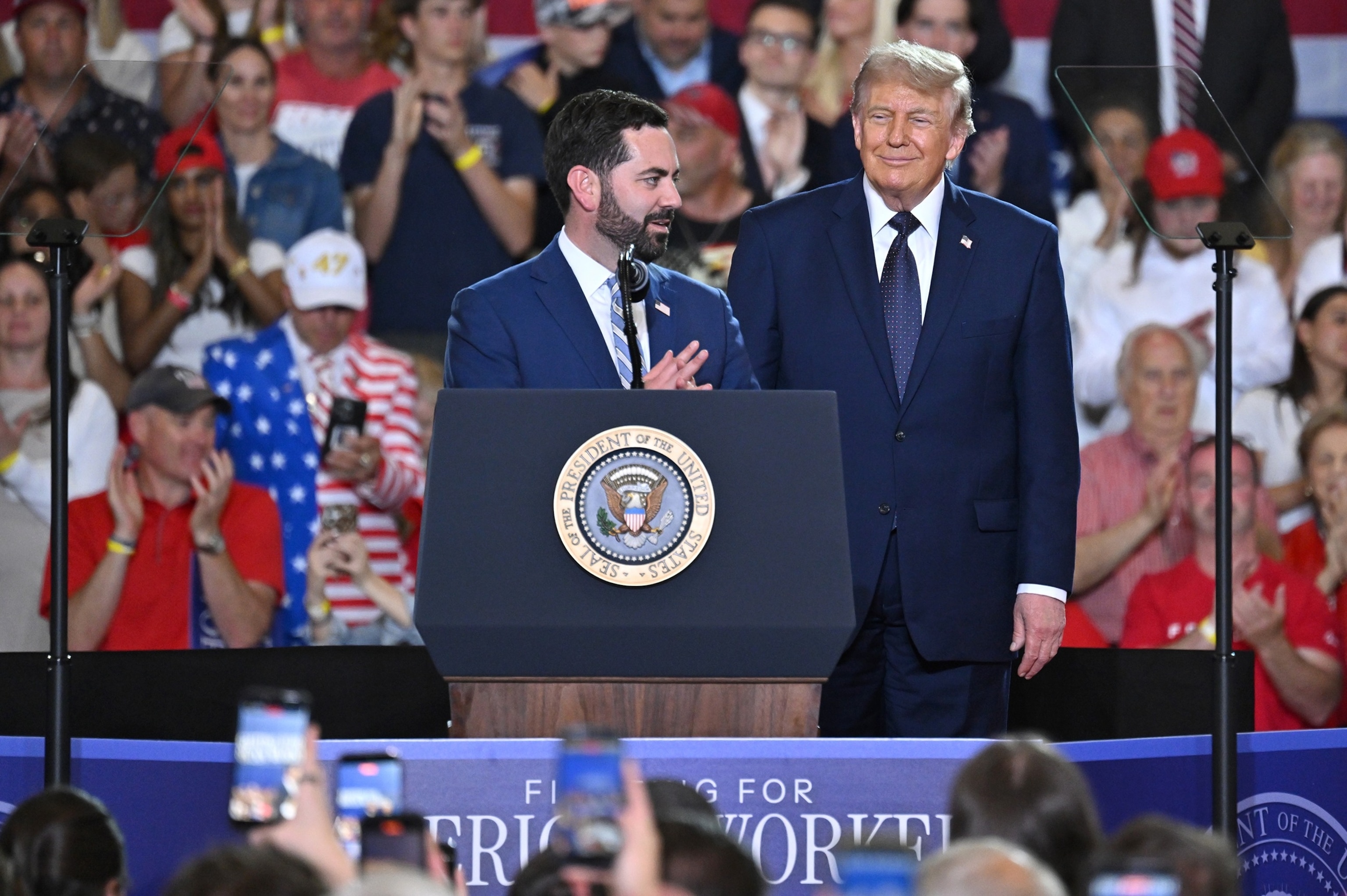 FOTO: Nueva York: El presidente Trump habla en Rockland Community College
