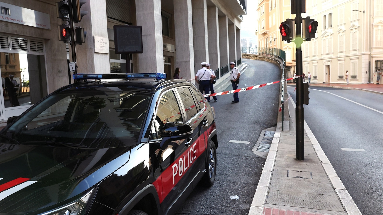 Investigators searching for suspect after package bomb in Monaco injures 3