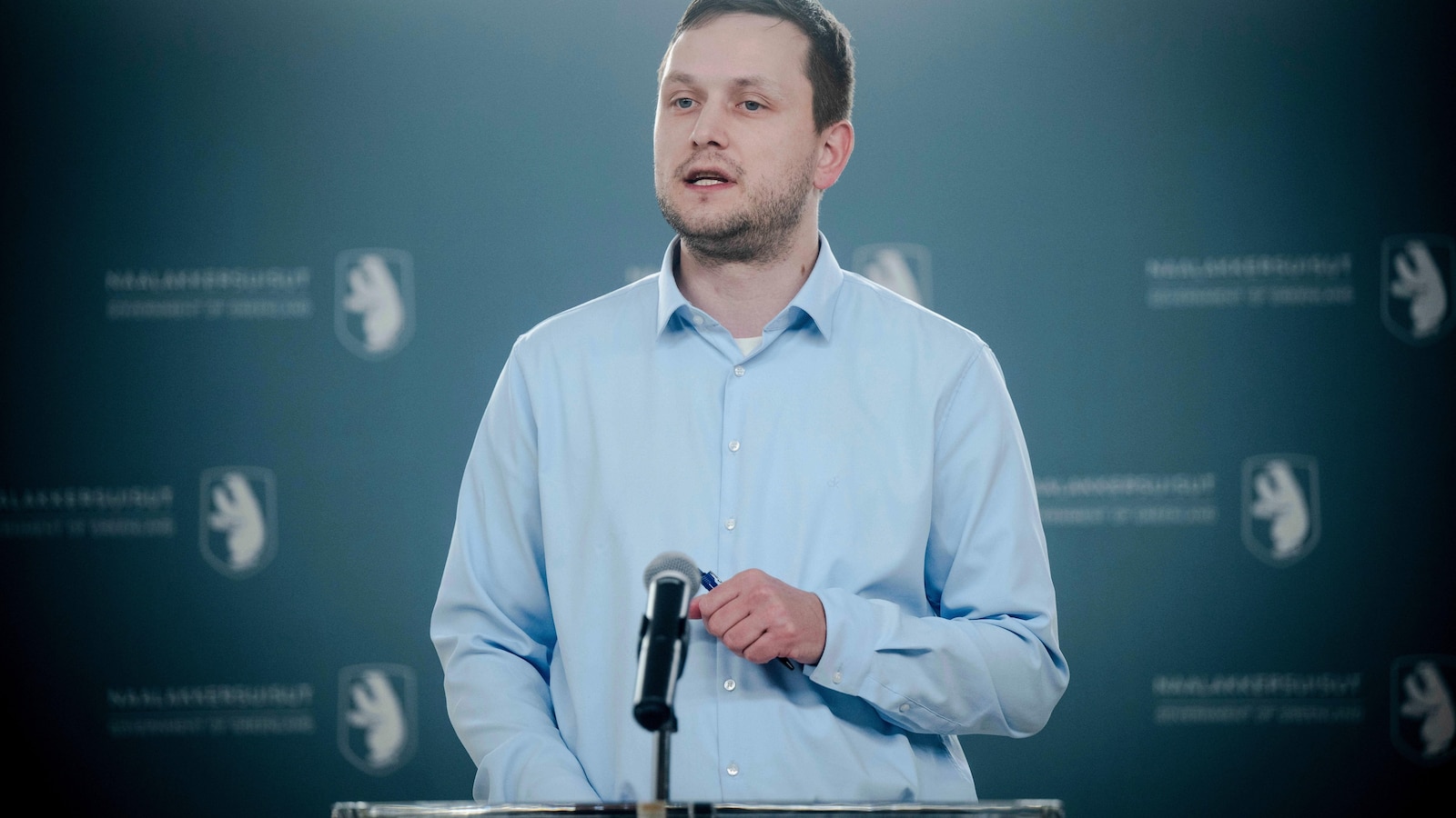 Премиерът на Дания Мете Фредериксен казва че превземането на Гренландия