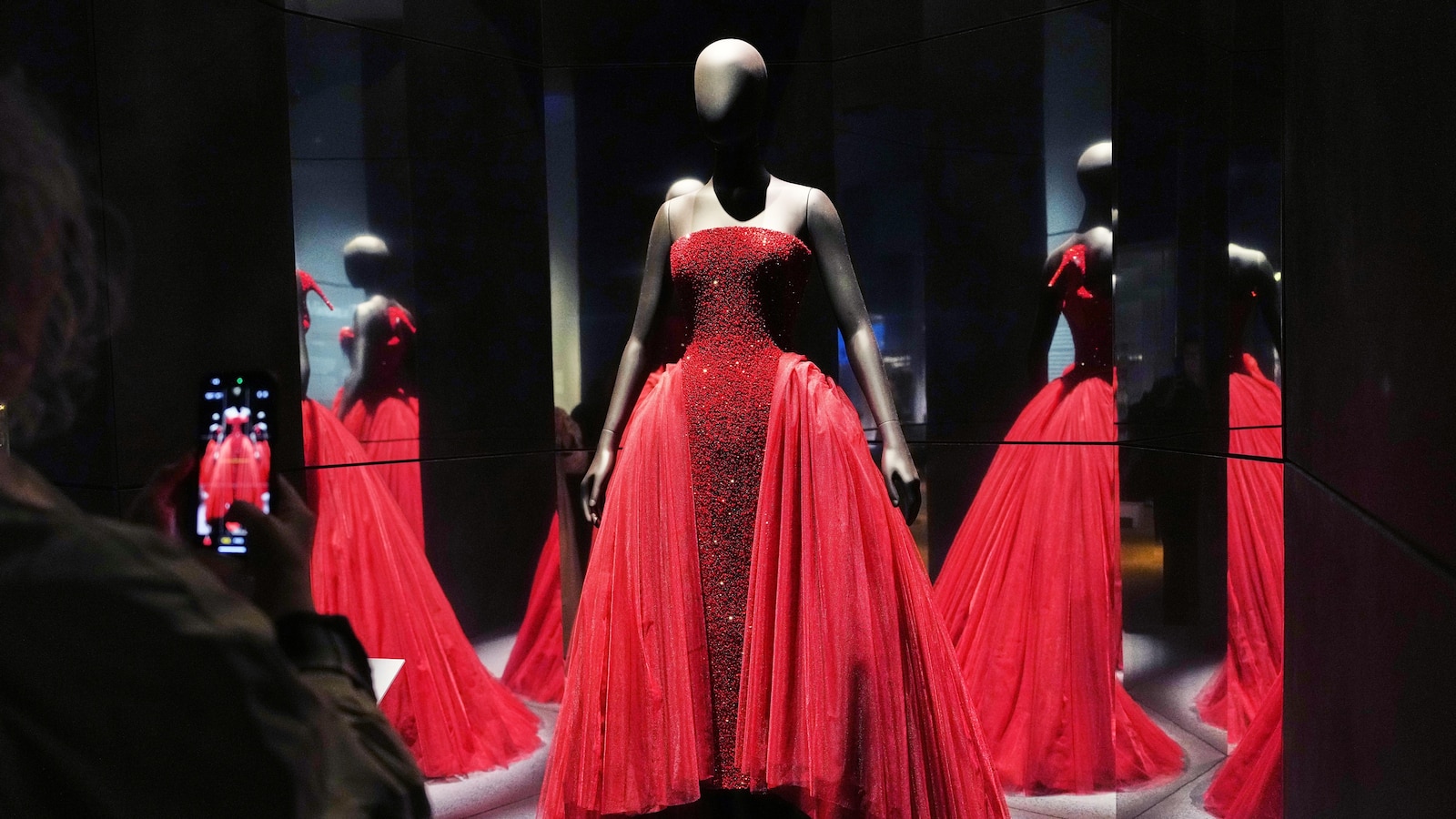 Lobsters and red carpet gowns: A new show celebrates Schiaparelli's surrealist fashion