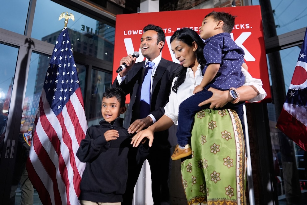 PHOTO: Vivek Ramaswamy,Karthik Ramaswamy,Arjun Ramaswamy,Apoorva Ramaswamy