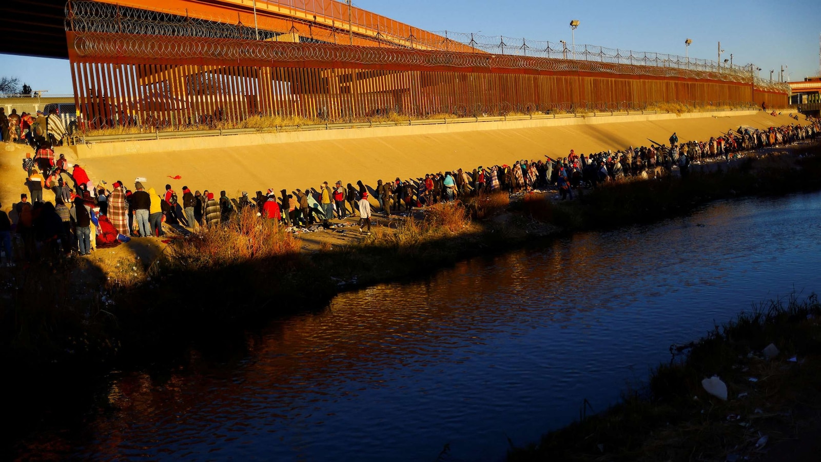 Court denies GOP states' effort to continue Title 42 border expulsions ...