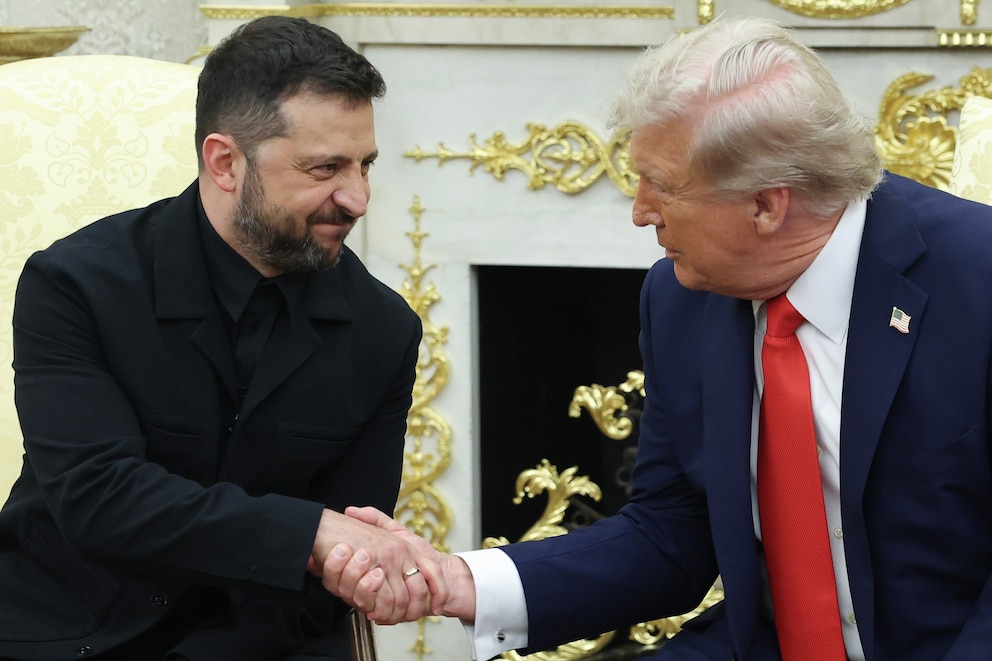 U.S. President Donald Trump shakes hands with Ukrainian President Volodymyr Zelensky during a meeting in the Oval Office at the White House on August 18, 2025 in Washington, D.C.