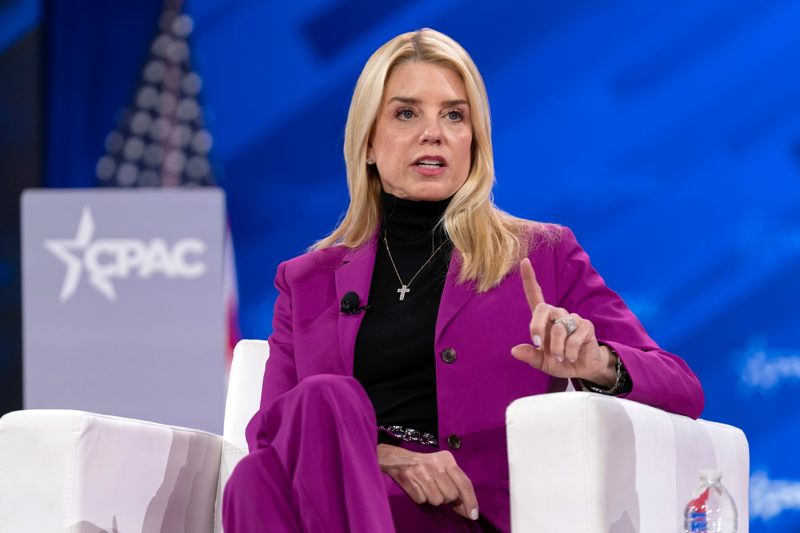 Pam Bondi Education: Fostering Creativity And Innovation - 46d6p3l