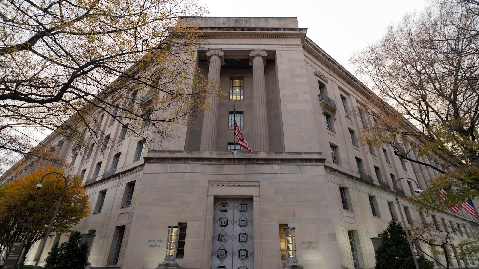  Long-dormant court holds fits first public hearing as the US seeks to deport an Afghan woman
