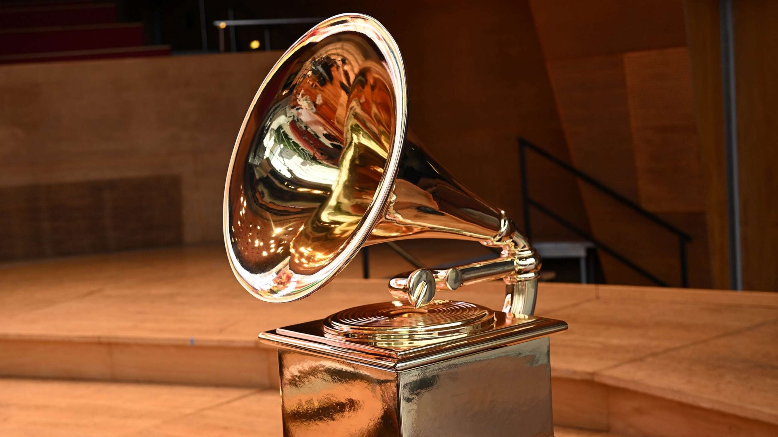 grammy-award-statue-gty-thg-