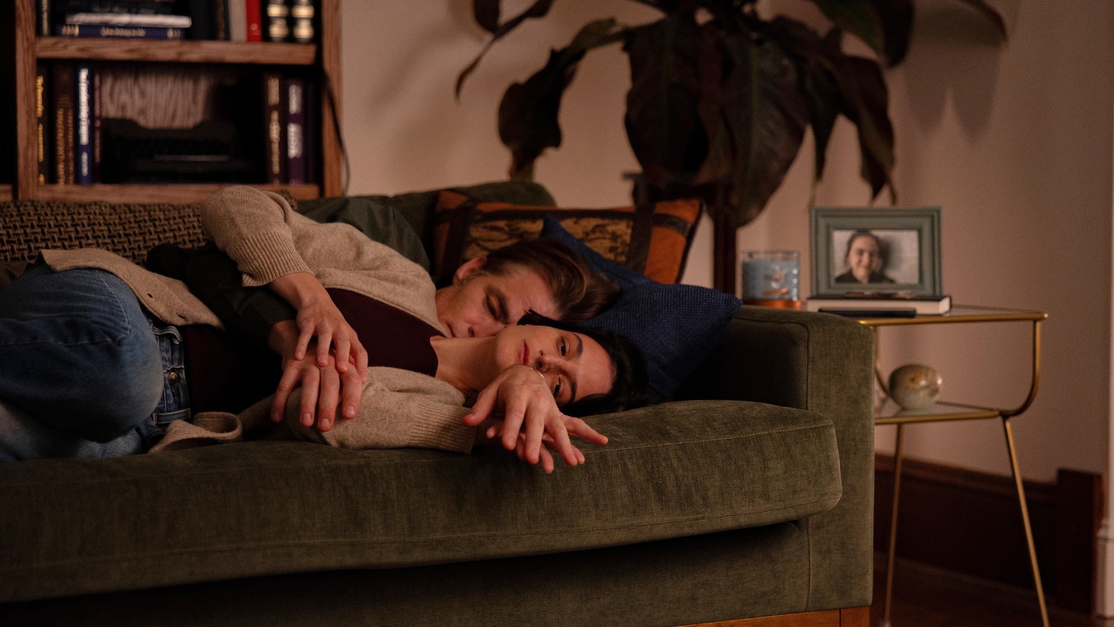 Sundance first look: Chris Pine and Jenny Slate in the delicate romantic drama 'Carousel'