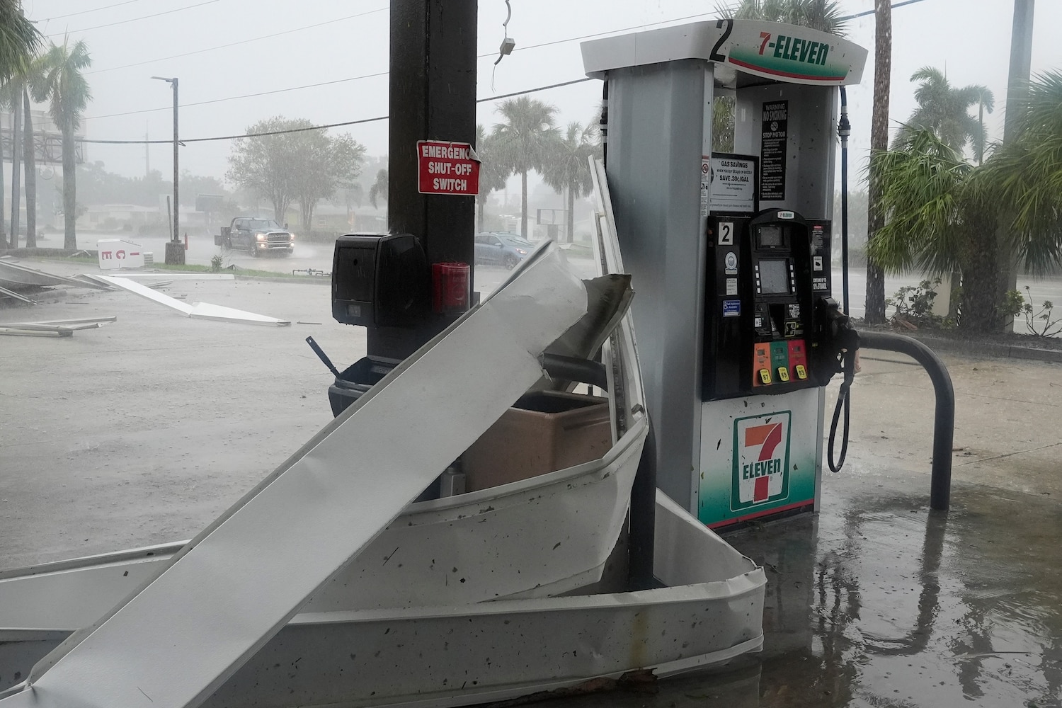 Gas shortages caused by Hurricane Milton will take days to address, experts  say - ABC News