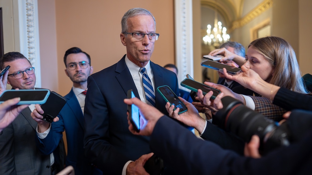 Enough Democrats expected to vote with Republicans to end shutdown: Sources - ABC News