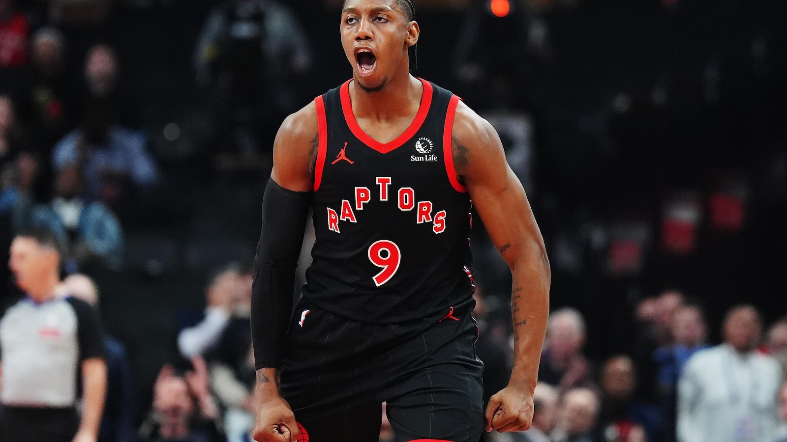 Barnes, Barrett each score 33 as Raptors beat Cavaliers 126-104 to cut series deficit to 2-1