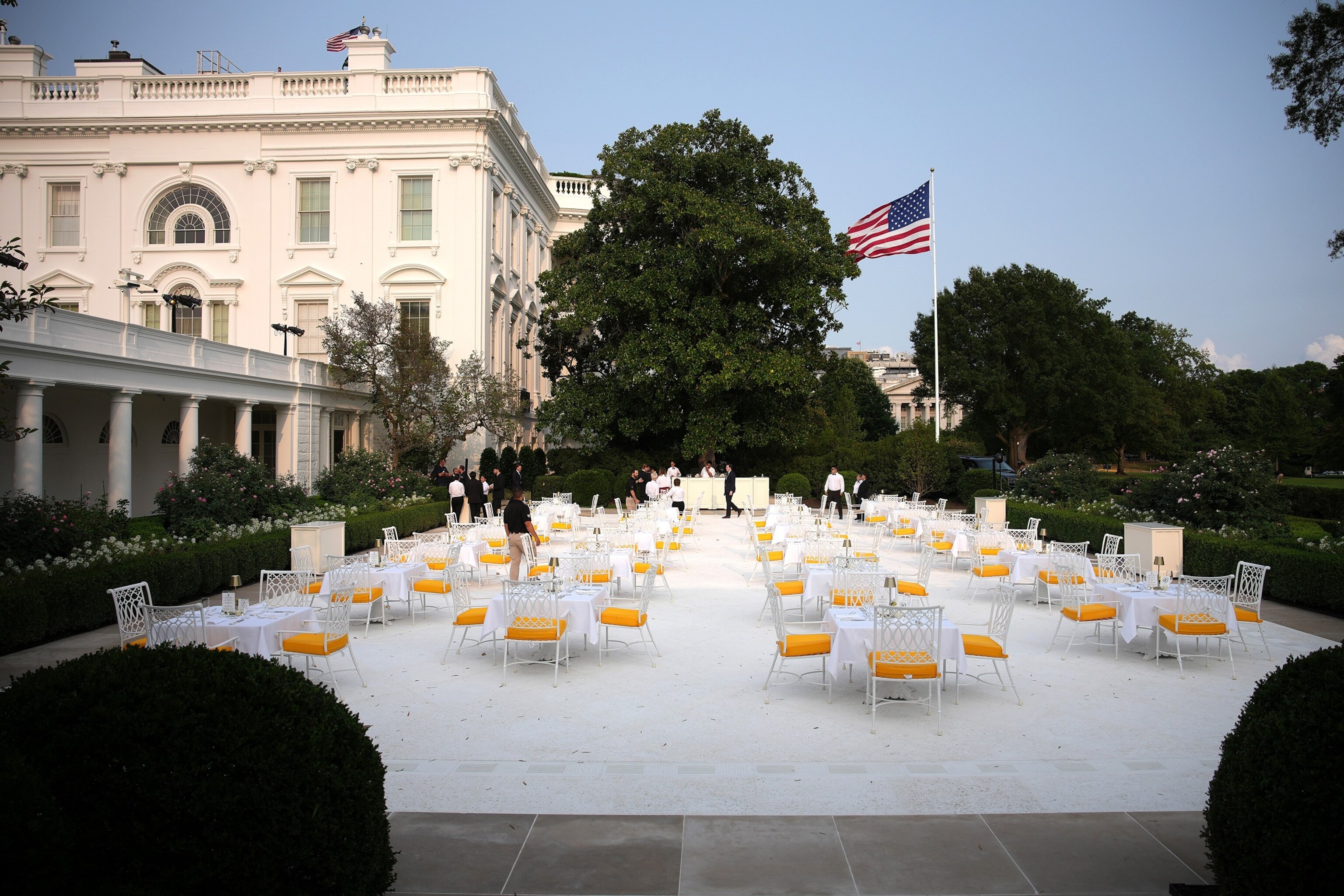 PHOTO: President Trump Hosts Dinner In The Newly Renovated Rose Garden At The White House