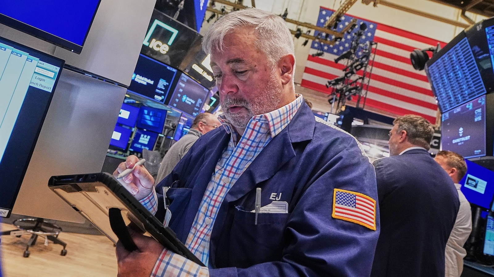 Dow crosses 50,000 as investors eye Trump-Xi summit