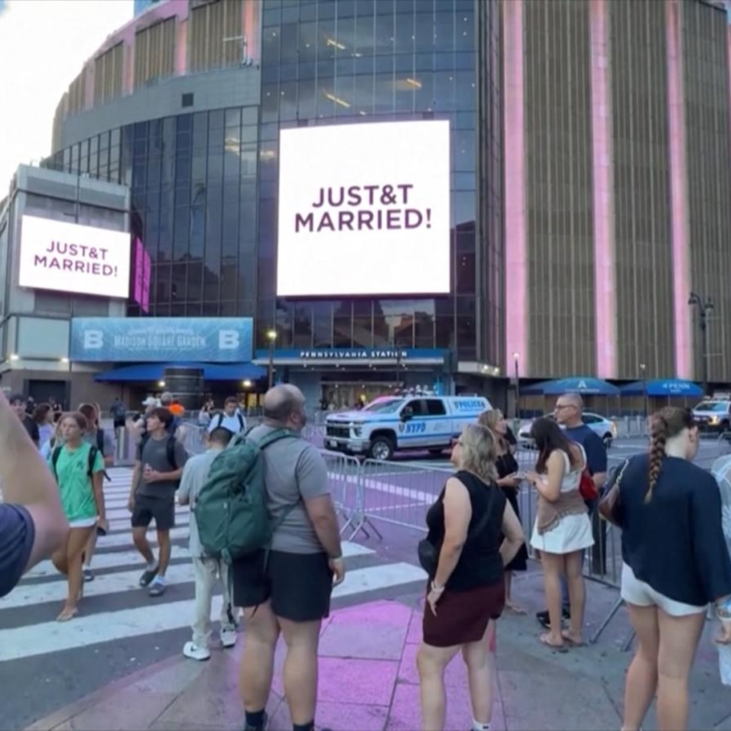 Video Taylor Swift and Travis Kelce tie the knot at Madison Square