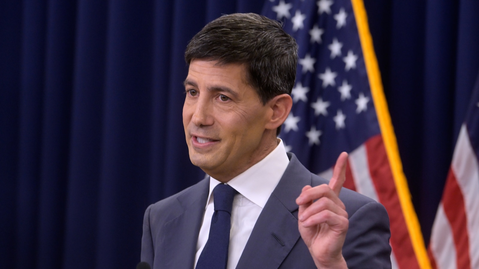 Federal Reserve Chair says AI is a paradigm shift that will likely benefit U.S. economy