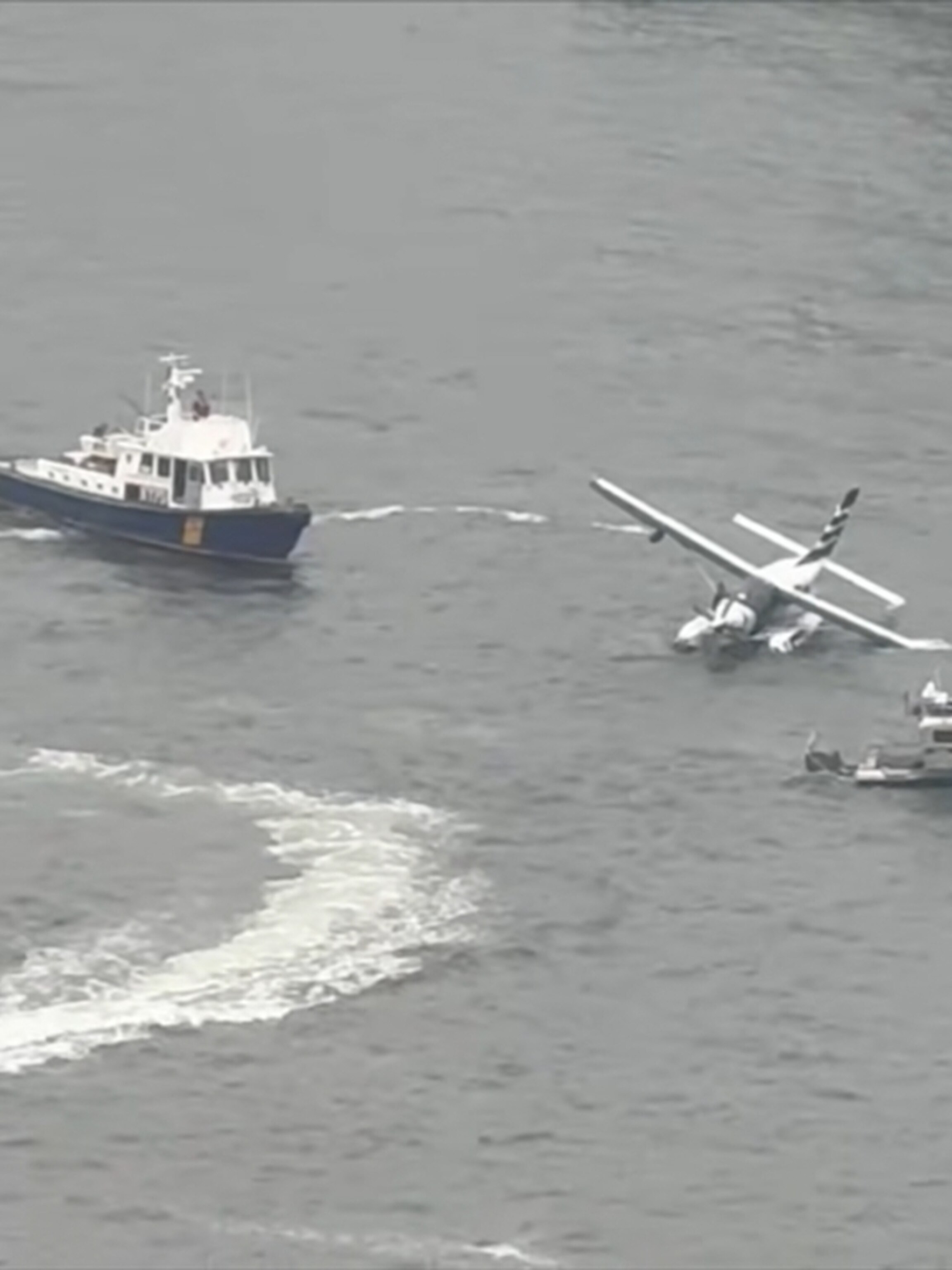 260706_gma_benitez_seaplane_07