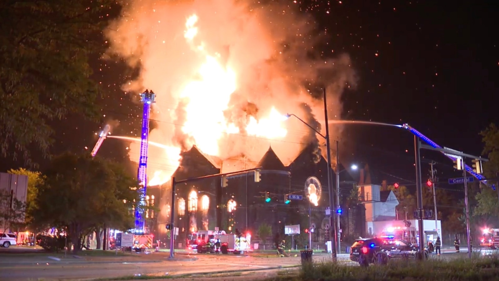 A vacated Cleveland church that has been part of the city for over a century was engulfed in flames Friday morning. <https://t.co/xyvQDE23TR>
 [↧](https://t.co/