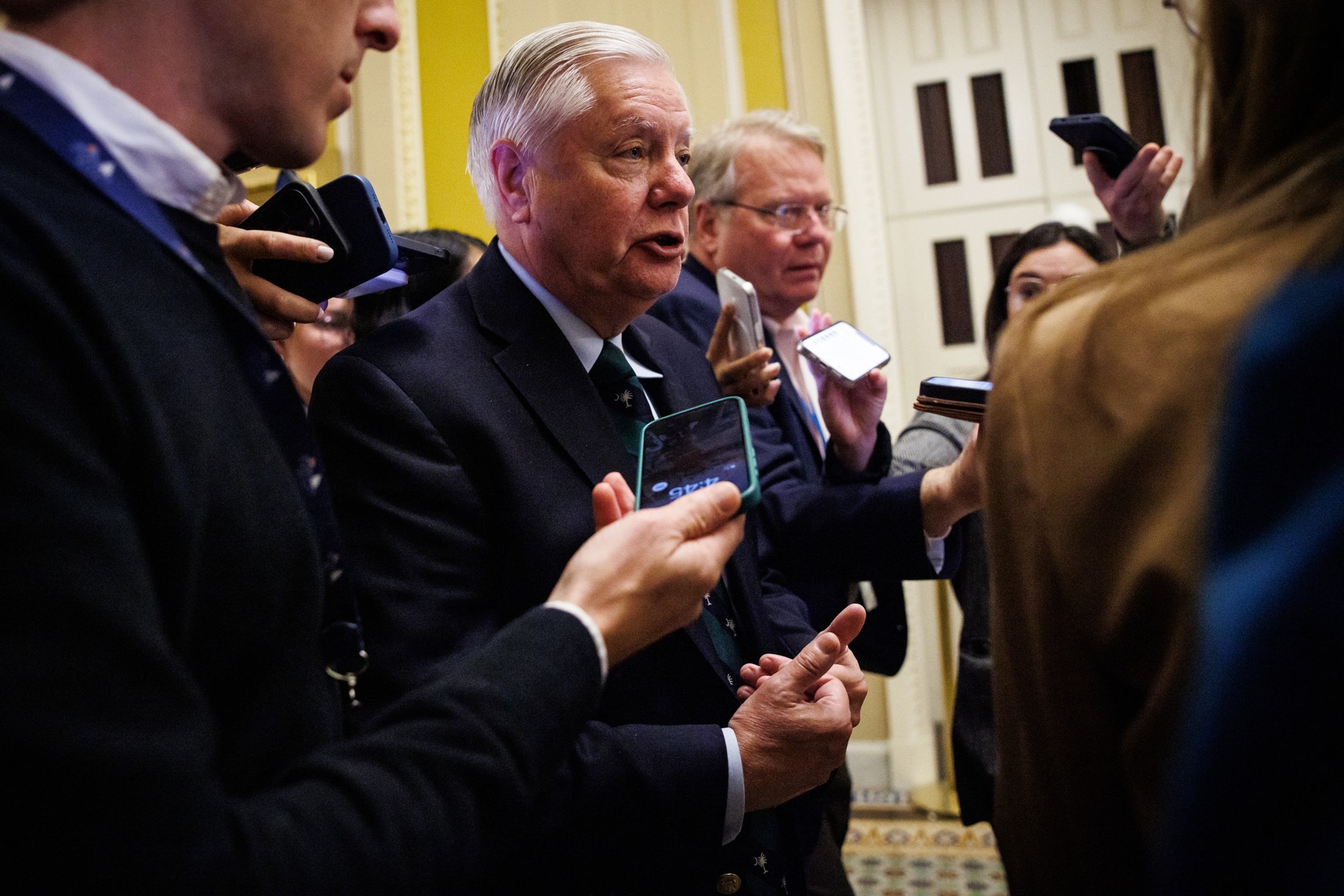 PHOTO: Lawmakers Continue To Negotiate Funding Government As Shutdown Stretches Past A Month