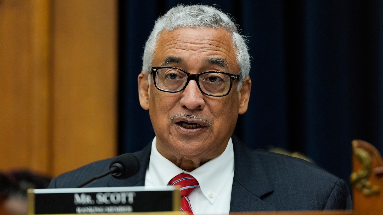 Democrats want investigation into shutdown out-of-office email replies