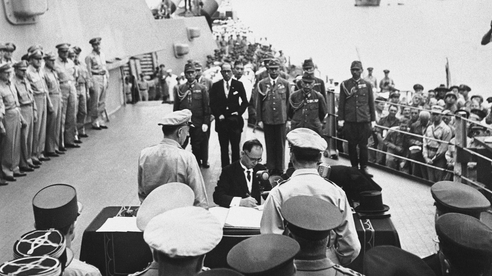 Japan and China commemorate World War II anniversary