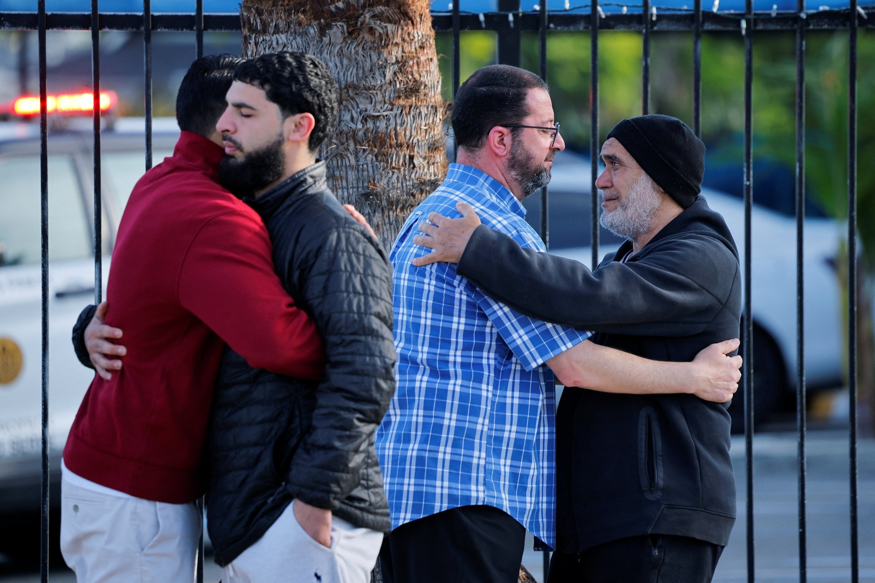 Security guard at Islamic Center of San Diego hailed as a hero - ABC News