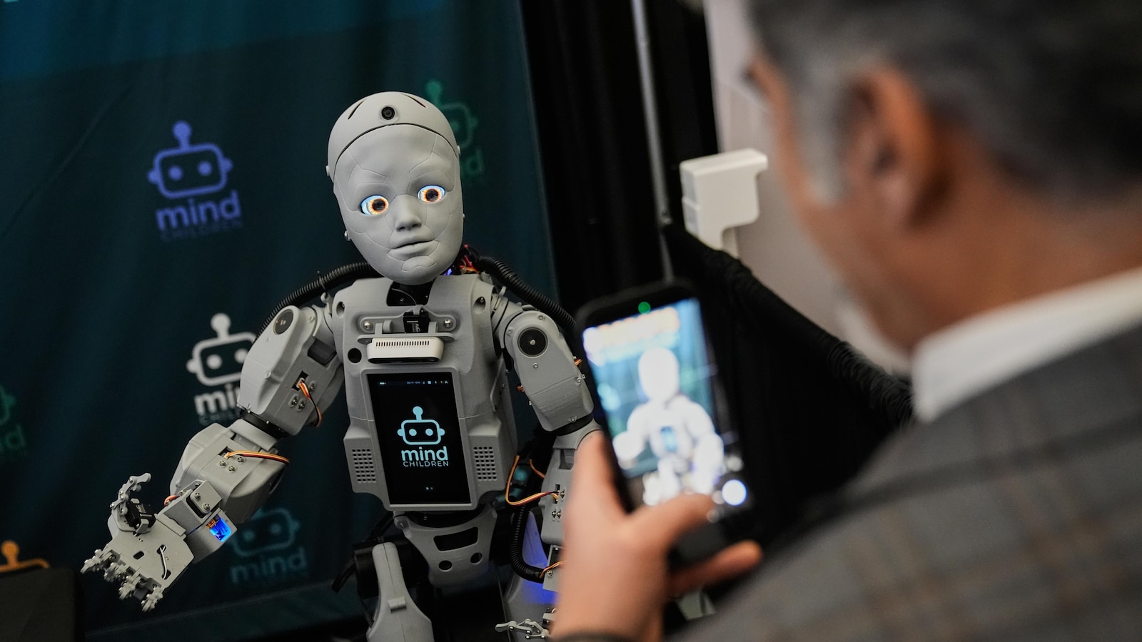 Humanoid robots take center stage at Silicon Valley summit, but skepticism remains