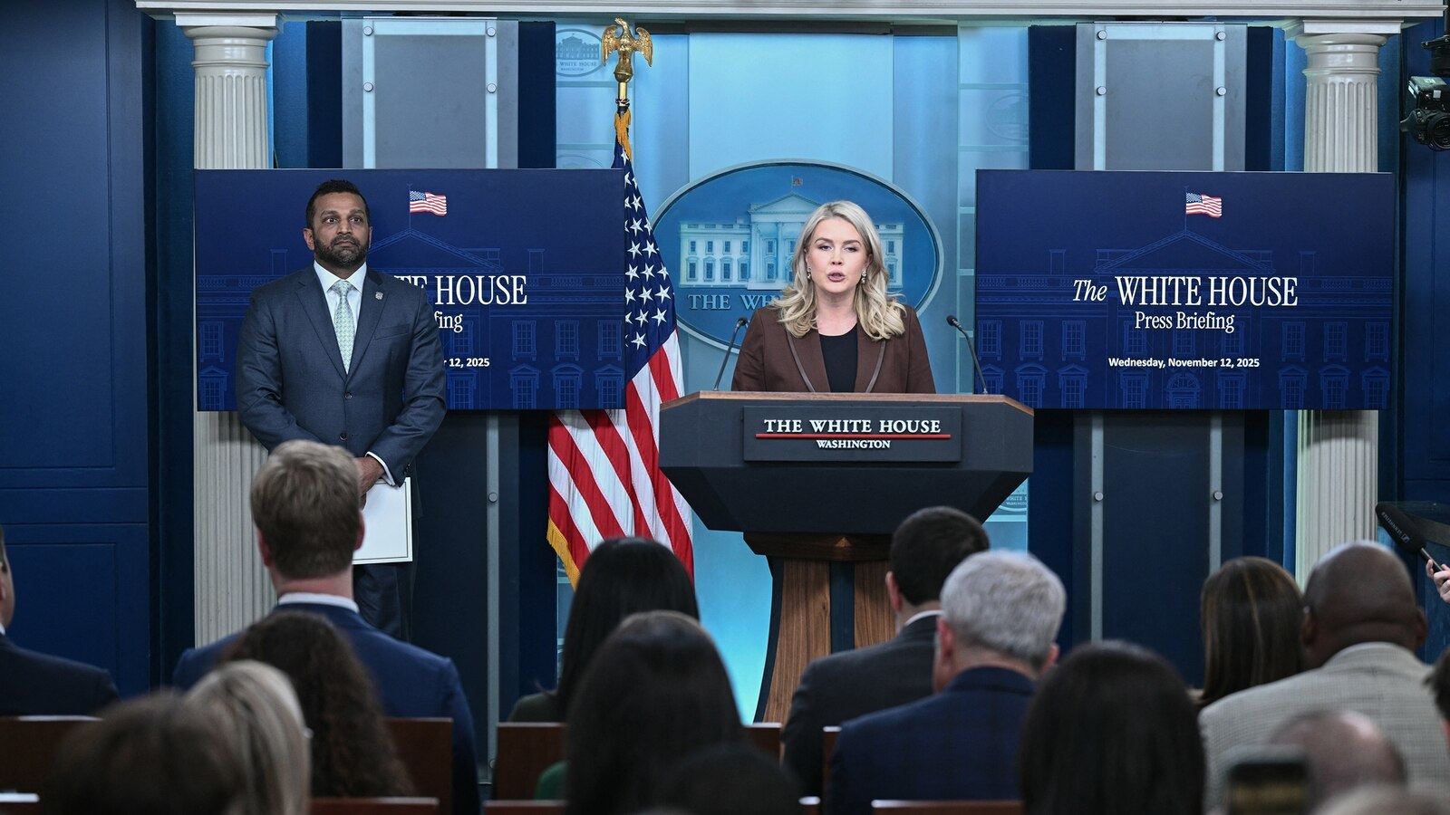 Das Weiße Haus sagt, dass neue E-Mails von Epstein, in denen Trump erwähnt ...