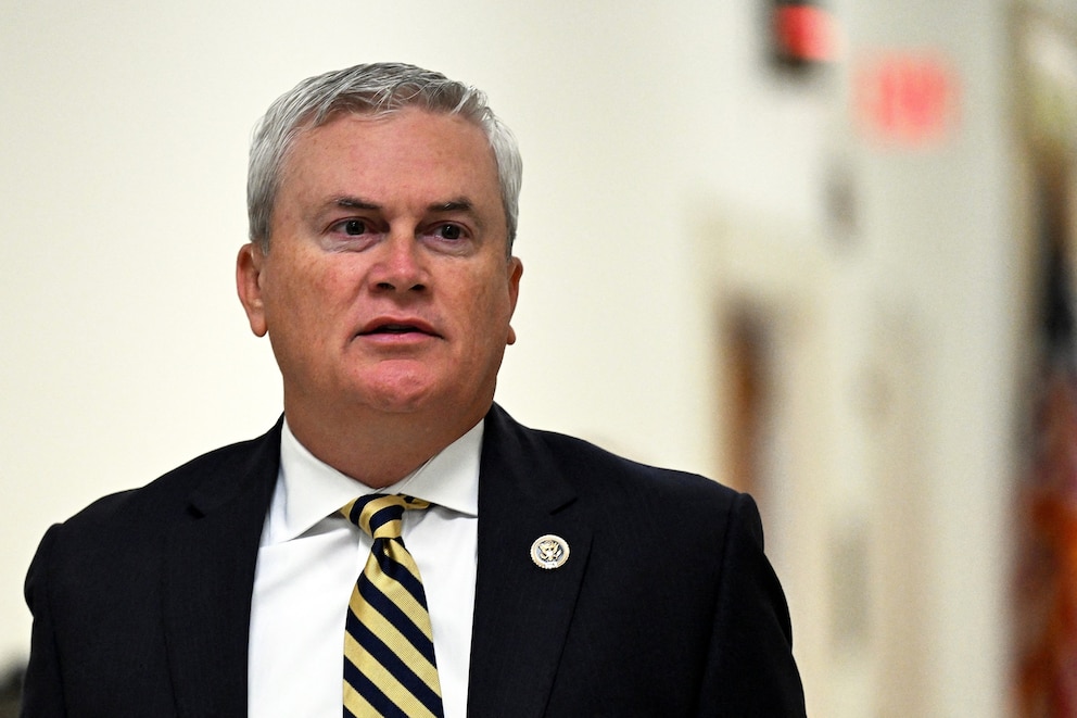 PHOTO: House Oversight Committee Chairman James Comer arrives prior to a closed deposition about Former Labor Secretary Alexander Acosta's involvement in the Jeffrey Epstein case, on Capitol Hill in Washington, D.C., Sept. 19, 2025. 