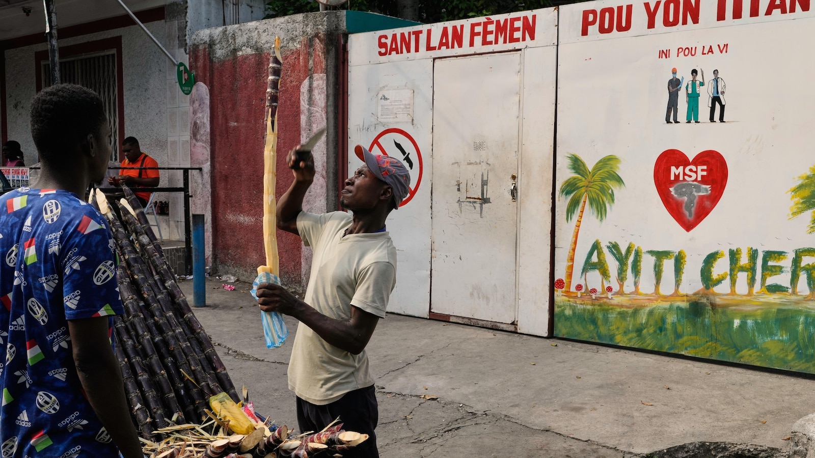 Doctors Without Borders permanently closes its emergency center in Haiti's capital