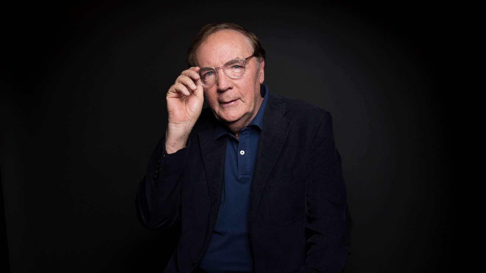 James Patterson geeft cheques van $ 500 weg aan 600 boekverkopers James Patterson geeft cheques van $ 500 weg aan 600 boekverkopers