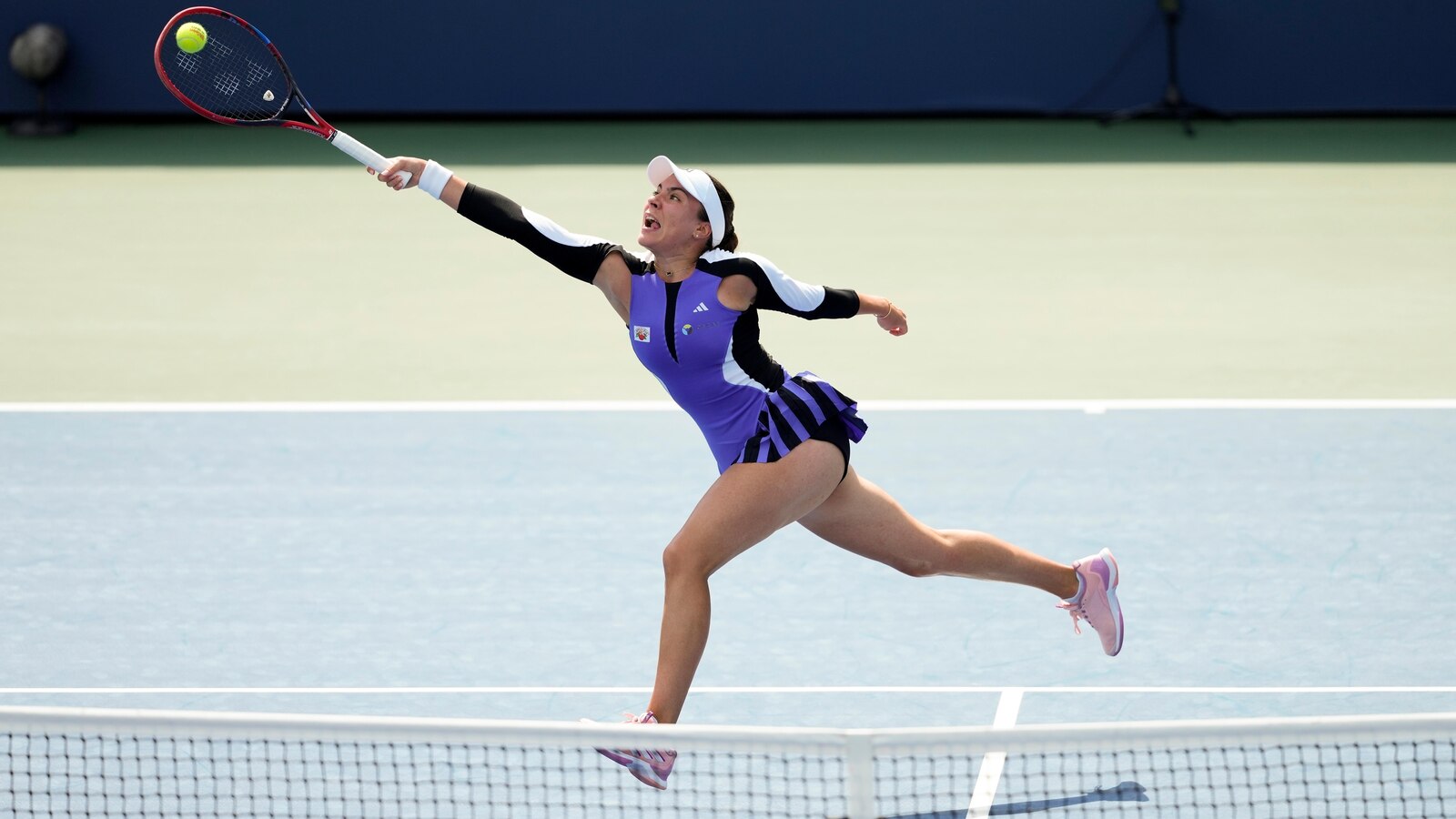  Wimbledon champion Barbora Krejcikova knocked out in the second round of the US Open