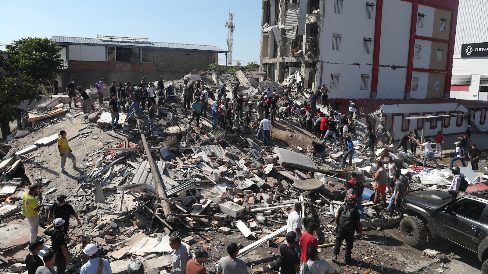 A 7.4-magnitude earthquake shakes western Colombia, causing serious damage